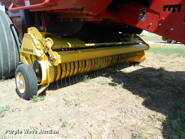 image for item DB1122 2010 New Holland BR7090 round baler