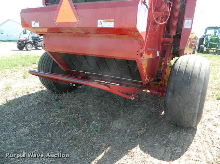 image for item DB1122 2010 New Holland BR7090 round baler