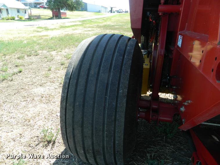 image for item DB1122 2010 New Holland BR7090 round baler