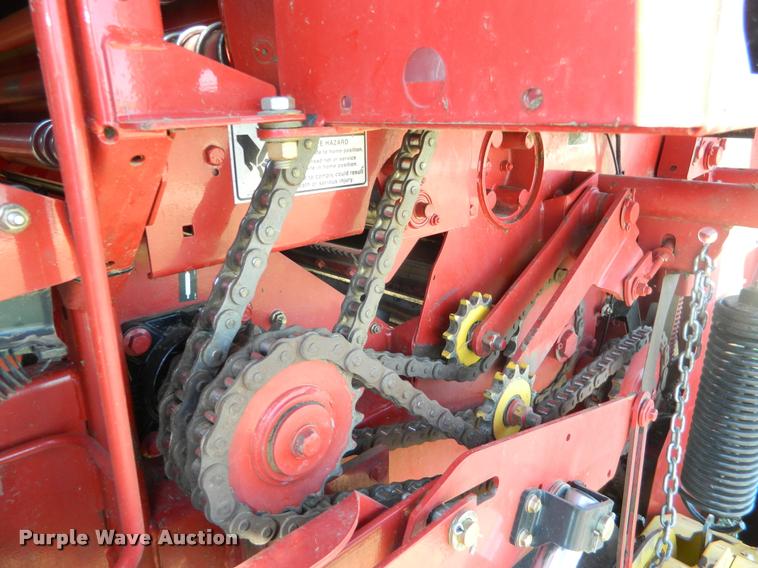 image for item DB1122 2010 New Holland BR7090 round baler