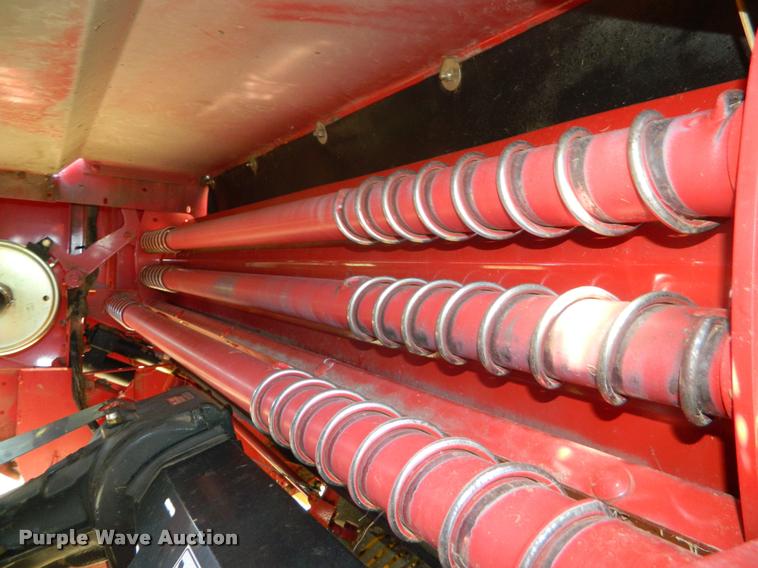 image for item DB1122 2010 New Holland BR7090 round baler