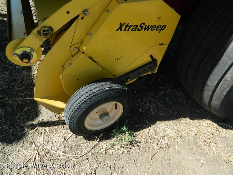 image for item DB1122 2010 New Holland BR7090 round baler