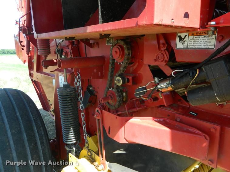 image for item DB1122 2010 New Holland BR7090 round baler
