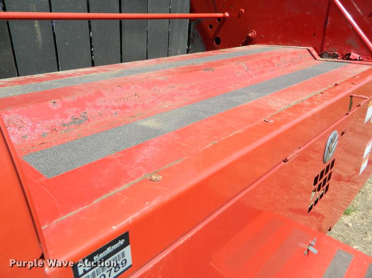 image for item DB1122 2010 New Holland BR7090 round baler
