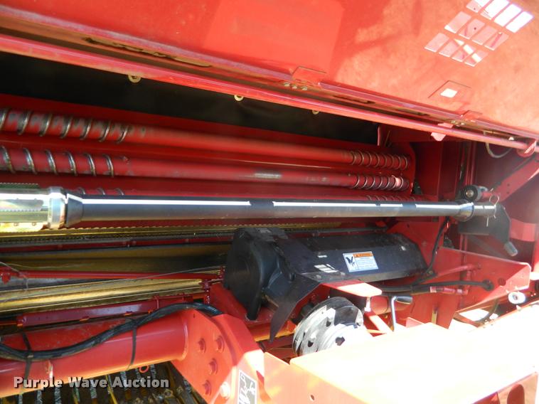 image for item DB1122 2010 New Holland BR7090 round baler