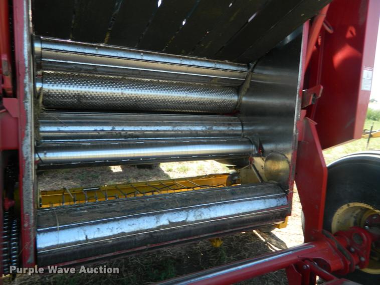 image for item DB1122 2010 New Holland BR7090 round baler