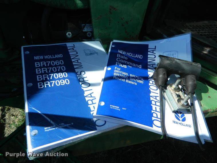 image for item DB1122 2010 New Holland BR7090 round baler