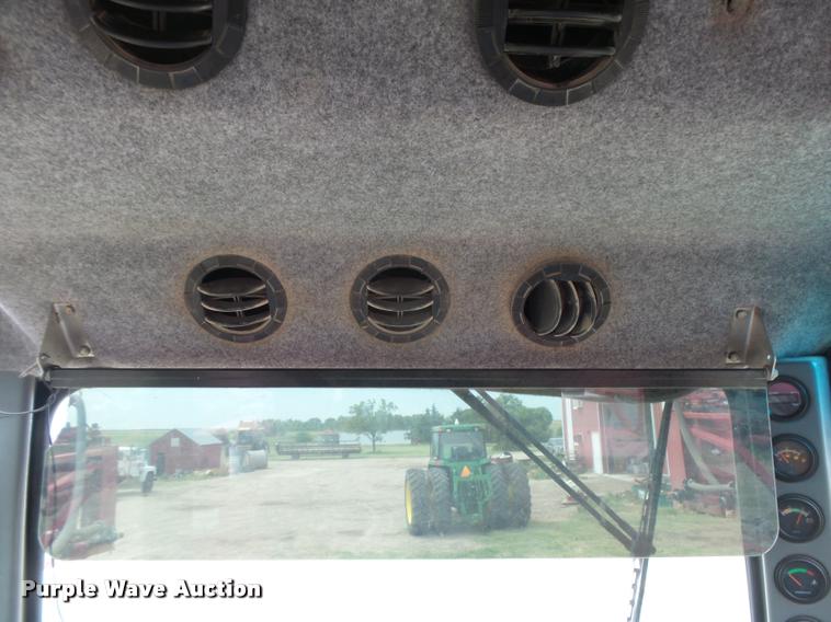 image for item DB2712 1999 Case IH SPX3185 Patriot self propelled sprayer