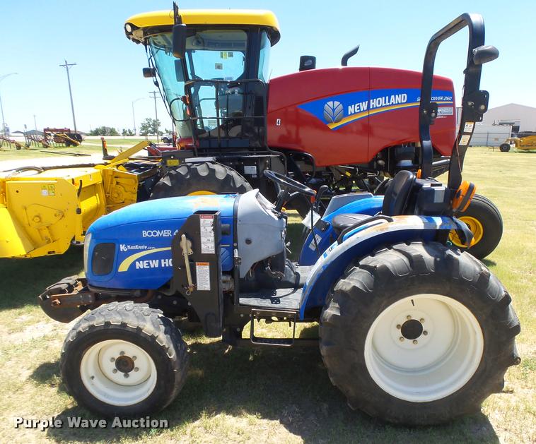 image for item DB2724 2012 New Holland Boomer 40 MFWD tractor