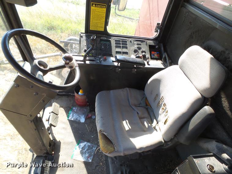 image for item DB2726 1986 Case IH 1680 combine