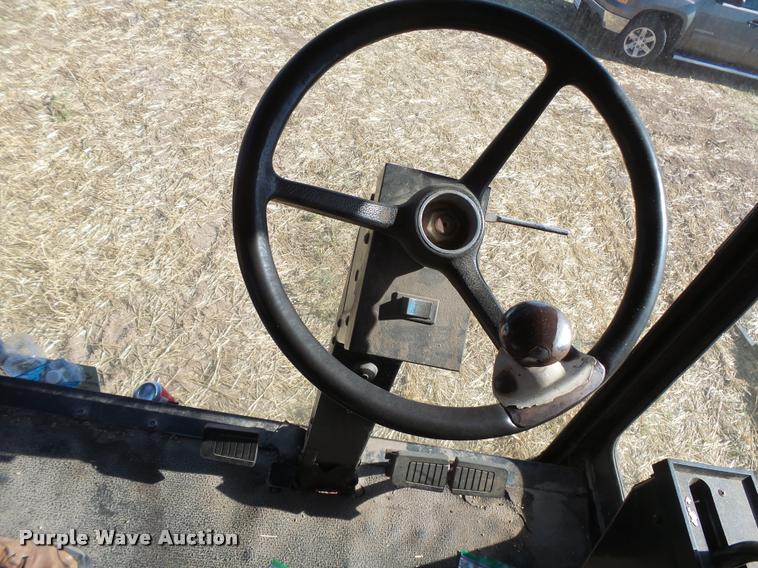 image for item DB2726 1986 Case IH 1680 combine