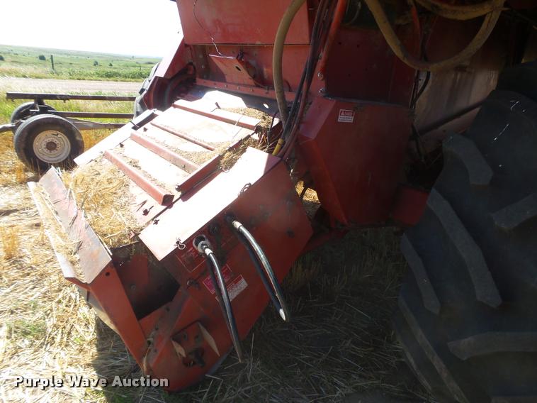 image for item DB2726 1986 Case IH 1680 combine
