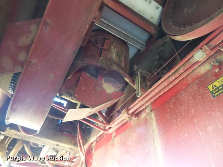 image for item DB2726 1986 Case IH 1680 combine