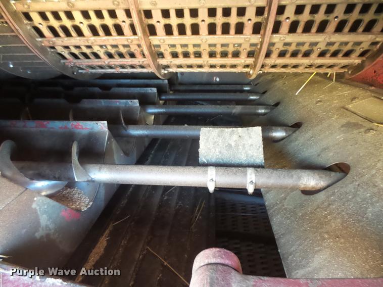 image for item DB2726 1986 Case IH 1680 combine