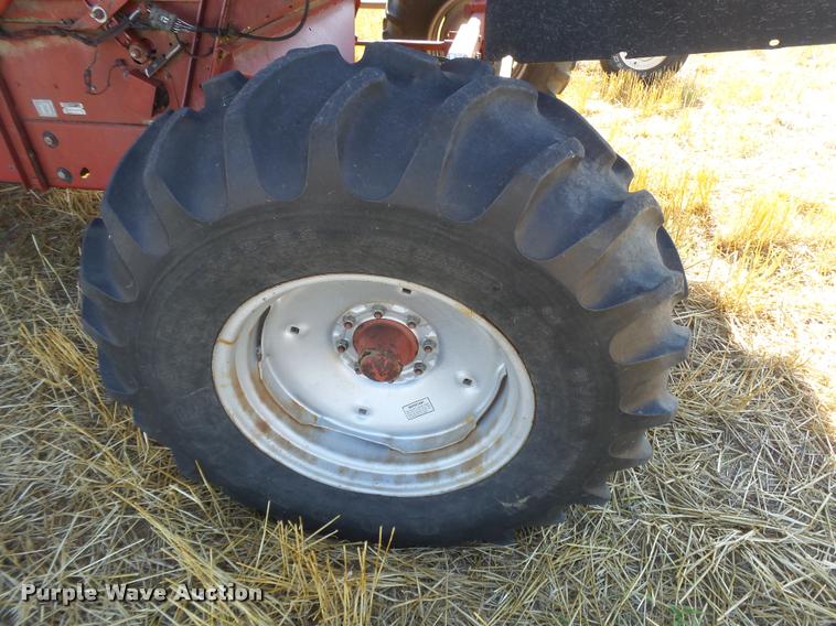 image for item DB2726 1986 Case IH 1680 combine