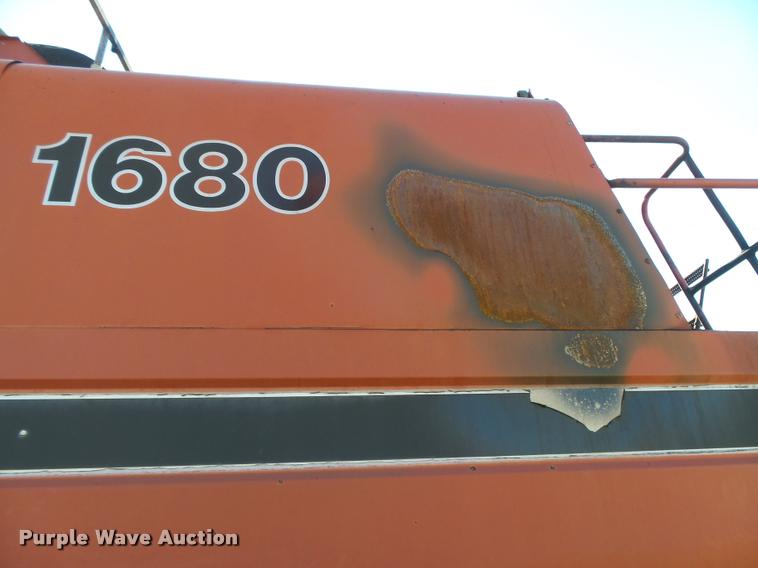 image for item DB2726 1986 Case IH 1680 combine