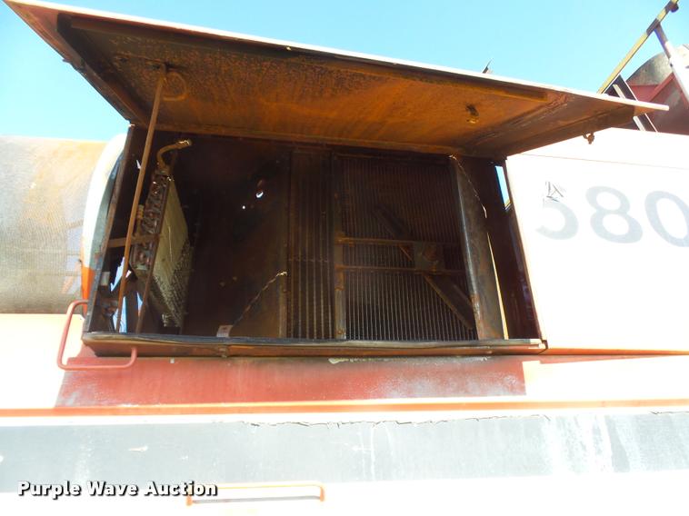 image for item DB2726 1986 Case IH 1680 combine