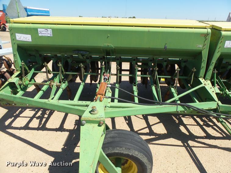 image for item DB2727 (4) John Deere 9300 grain drills