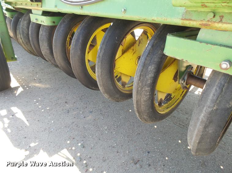 image for item DB2727 (4) John Deere 9300 grain drills