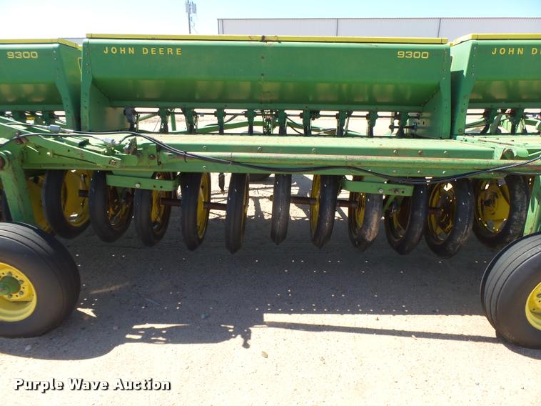 image for item DB2727 (4) John Deere 9300 grain drills