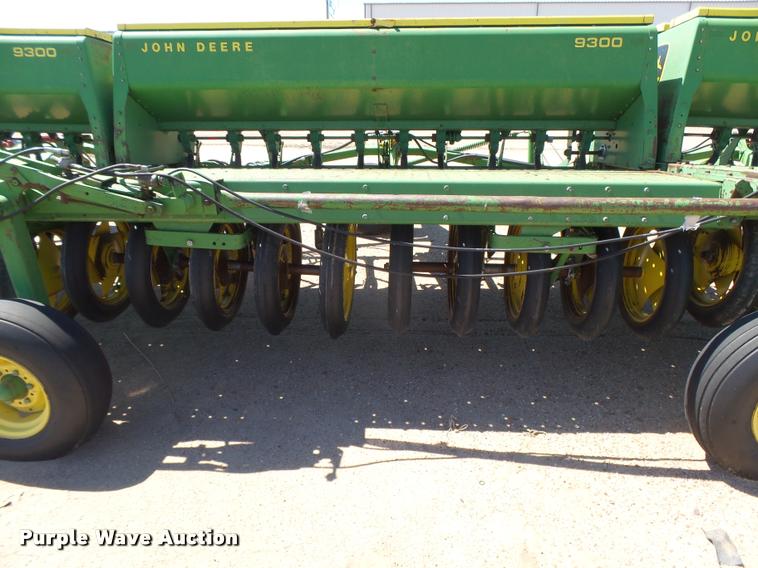 image for item DB2727 (4) John Deere 9300 grain drills