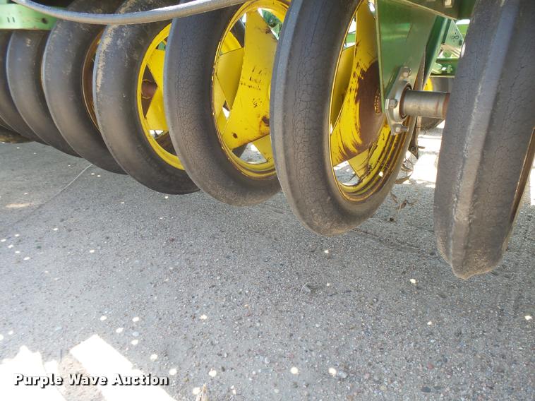 image for item DB2727 (4) John Deere 9300 grain drills