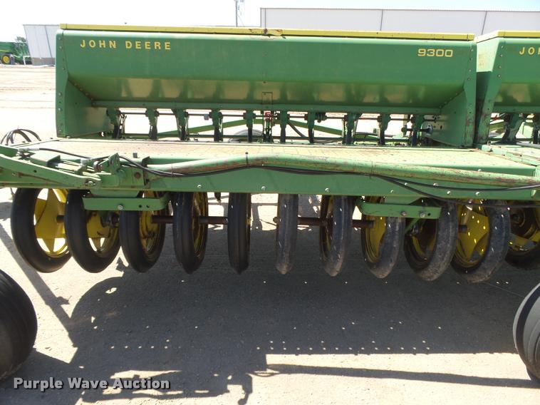 image for item DB2727 (4) John Deere 9300 grain drills