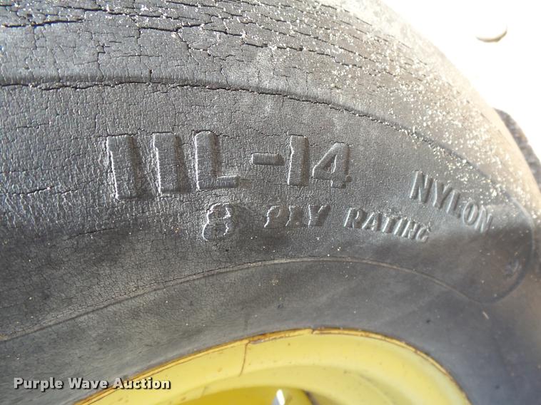 image for item DB2727 (4) John Deere 9300 grain drills