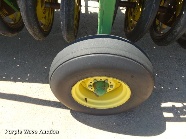 image for item DB2727 (4) John Deere 9300 grain drills