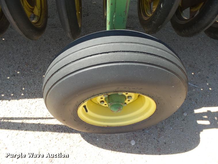 image for item DB2727 (4) John Deere 9300 grain drills