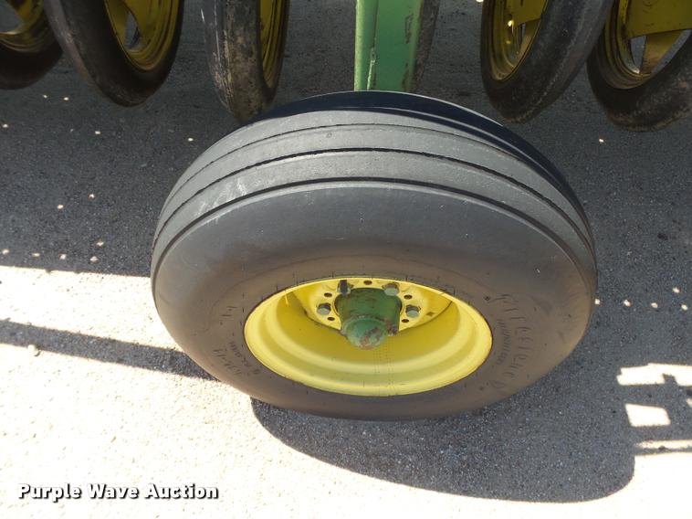 image for item DB2727 (4) John Deere 9300 grain drills