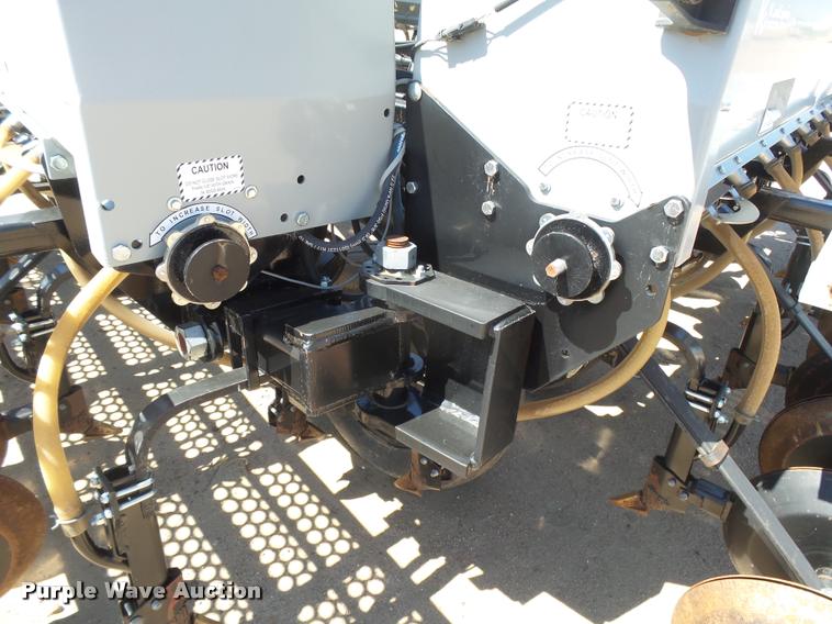 image for item DB2728 2012 CrustBuster 3232 hoe grain drill