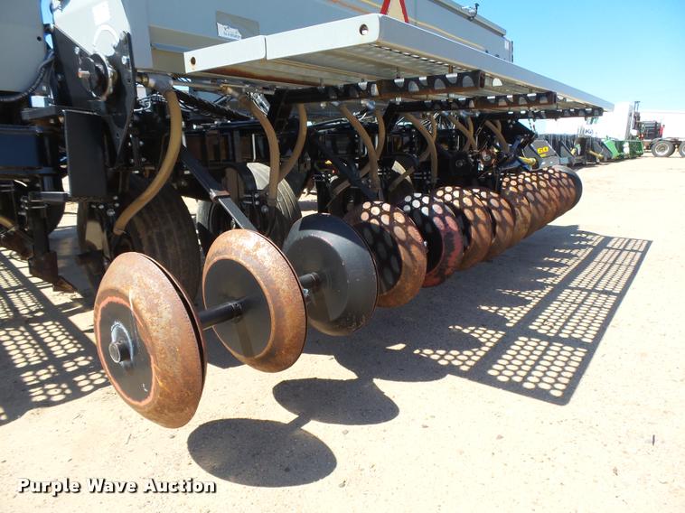 image for item DB2728 2012 CrustBuster 3232 hoe grain drill