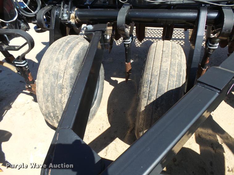 image for item DB2728 2012 CrustBuster 3232 hoe grain drill