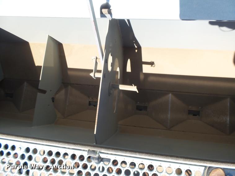 image for item DB2728 2012 CrustBuster 3232 hoe grain drill