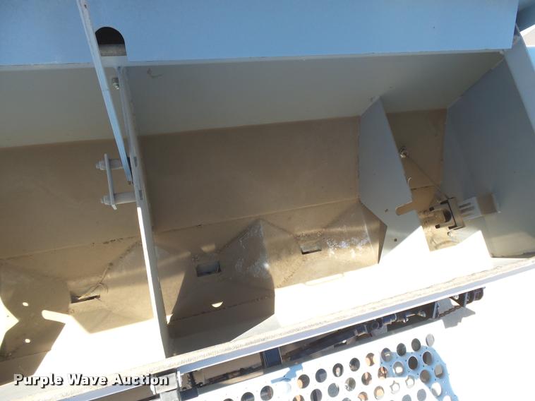 image for item DB2728 2012 CrustBuster 3232 hoe grain drill