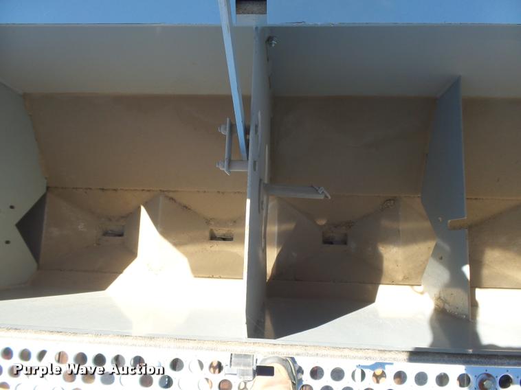 image for item DB2728 2012 CrustBuster 3232 hoe grain drill