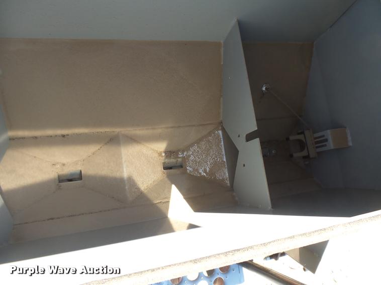 image for item DB2728 2012 CrustBuster 3232 hoe grain drill