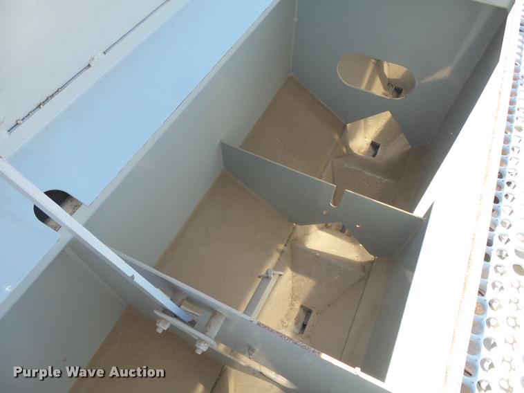 image for item DB2728 2012 CrustBuster 3232 hoe grain drill