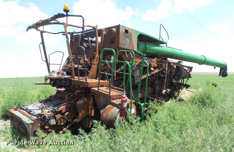 image for item DB2738 2012 John Deere S690 combine