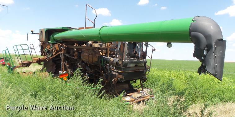 image for item DB2738 2012 John Deere S690 combine