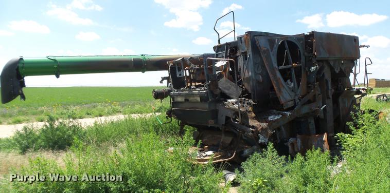 image for item DB2738 2012 John Deere S690 combine