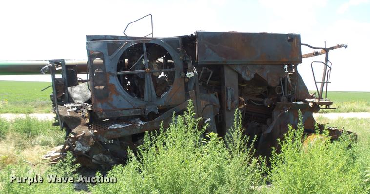 image for item DB2738 2012 John Deere S690 combine