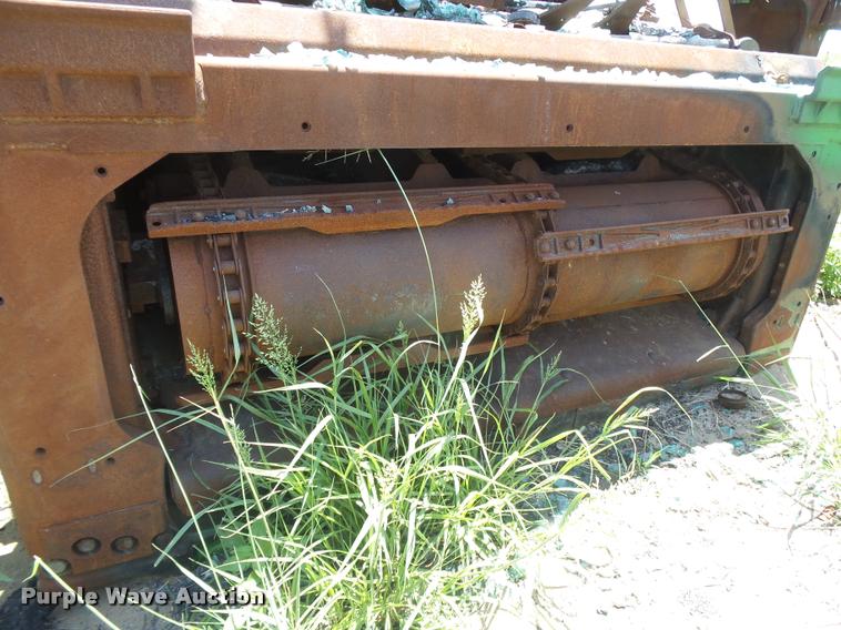 image for item DB2738 2012 John Deere S690 combine