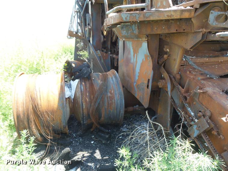 image for item DB2738 2012 John Deere S690 combine