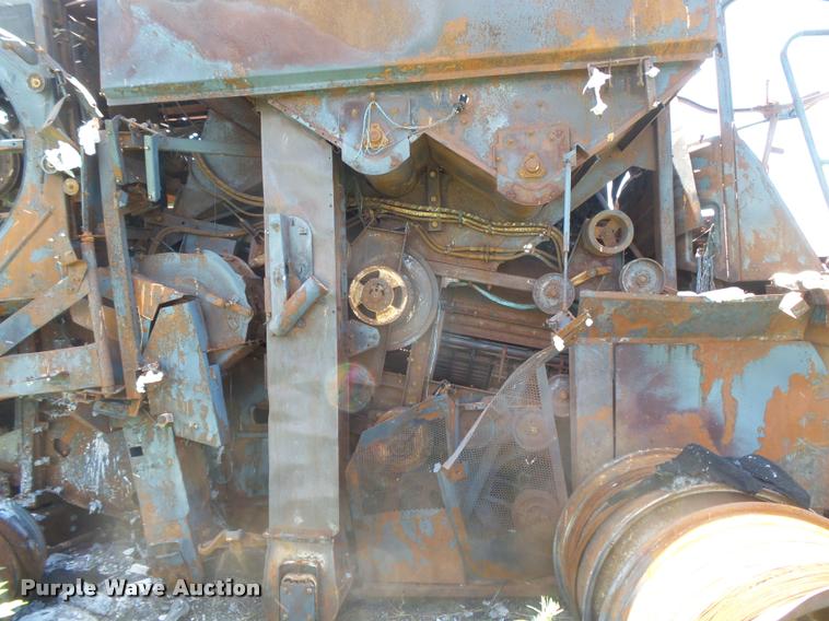 image for item DB2738 2012 John Deere S690 combine