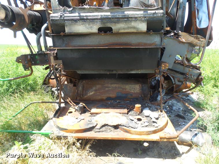 image for item DB2738 2012 John Deere S690 combine