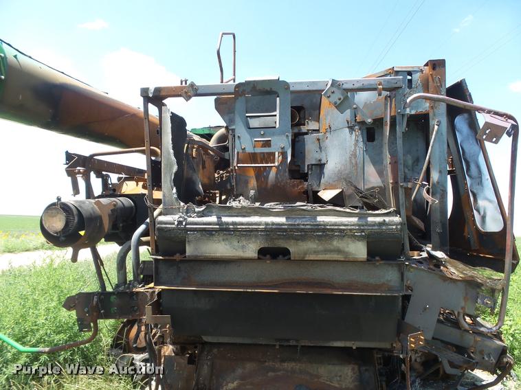 image for item DB2738 2012 John Deere S690 combine