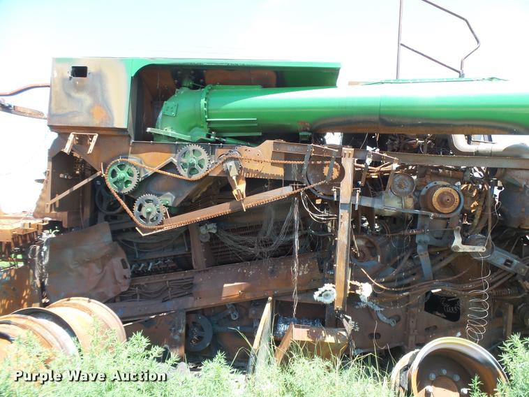 image for item DB2738 2012 John Deere S690 combine