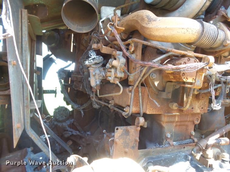 image for item DB2738 2012 John Deere S690 combine